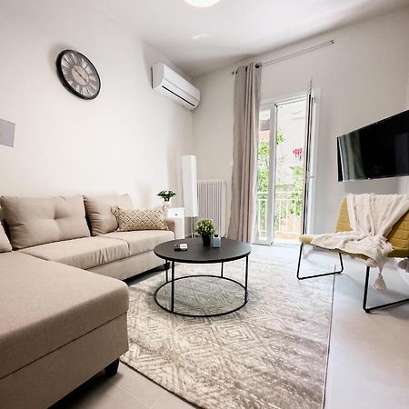 Metro Chic Haven: Modernized Urban Studio Near The Tram Atenas Exterior foto