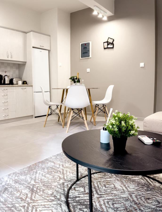 Metro Chic Haven: Modernized Urban Studio Near The Tram Atenas Exterior foto