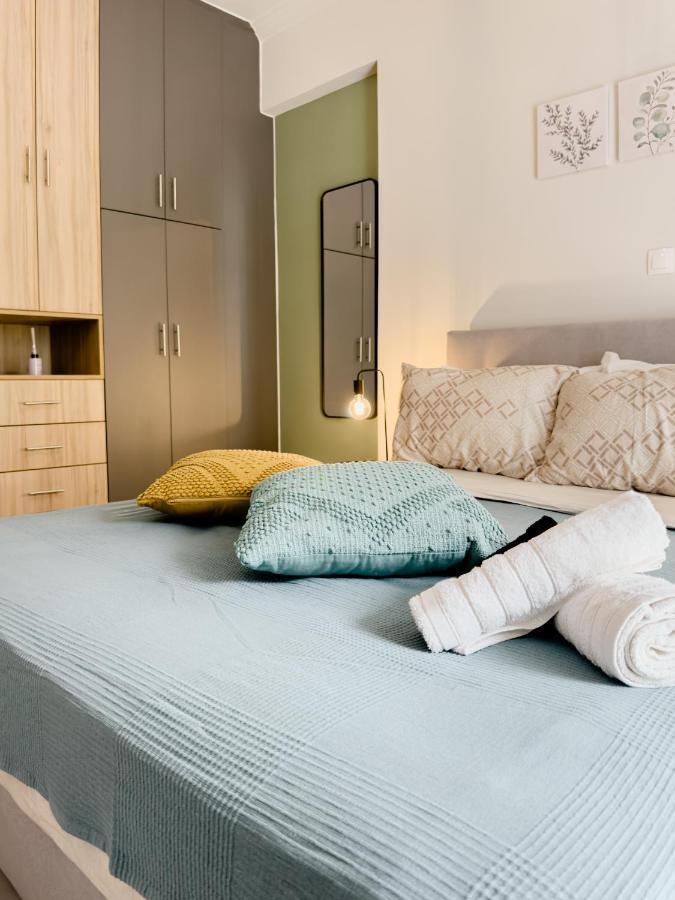 Metro Chic Haven: Modernized Urban Studio Near The Tram Atenas Exterior foto
