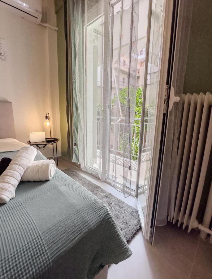 Metro Chic Haven: Modernized Urban Studio Near The Tram Atenas Exterior foto