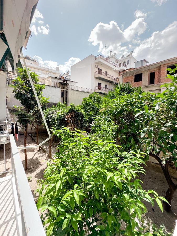 Metro Chic Haven: Modernized Urban Studio Near The Tram Atenas Exterior foto